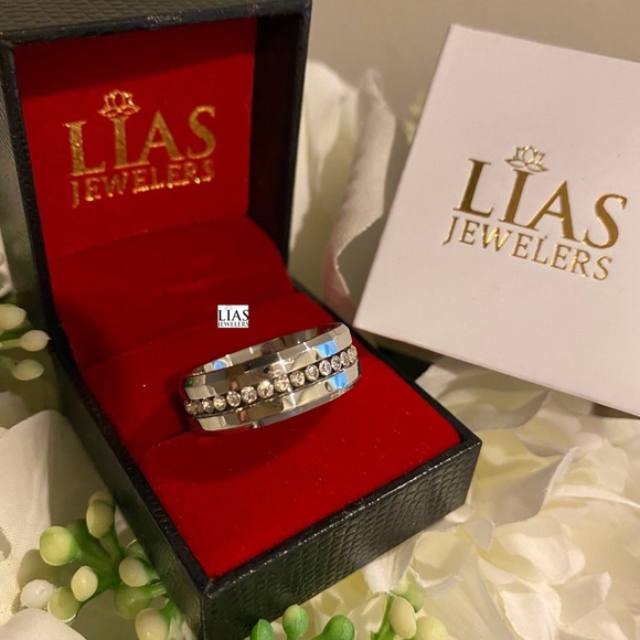 New 18k white gold men wedding ring